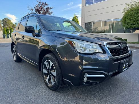 Used 2018 Subaru Forester 2.5i Limited AWD/4WD image 2