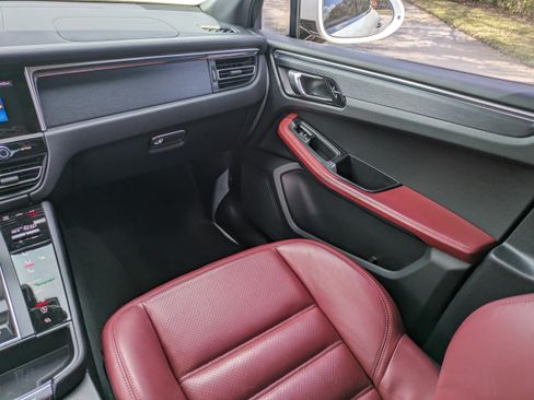 Used 2022 Porsche Macan GTS AWD/4WD image 19