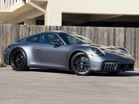 Used 2025 Porsche 911 Carrera GTS image 2