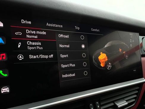 Used 2023 Porsche Cayenne Platinum Edition image 34