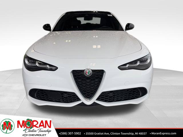 Used 2024 Alfa Romeo Giulia Ti RWD image 2