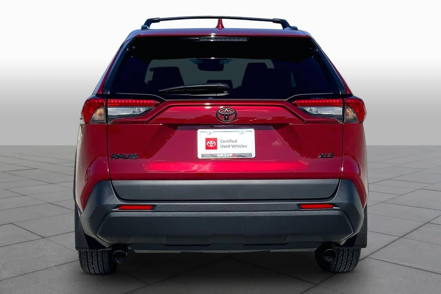 Used 2024 Toyota RAV4 XLE FWD image 5
