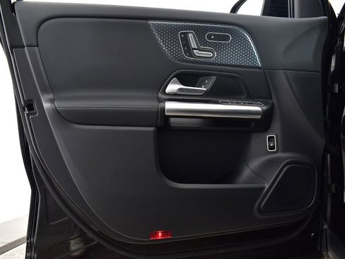 Used 2026 Mercedes-Benz GLA 250 4MATIC image 11