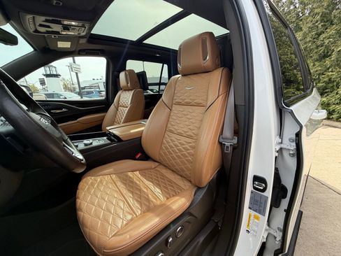 Used 2021 Cadillac Escalade Sport w/ Driver Assist Tech Package AWD/4WD image 10