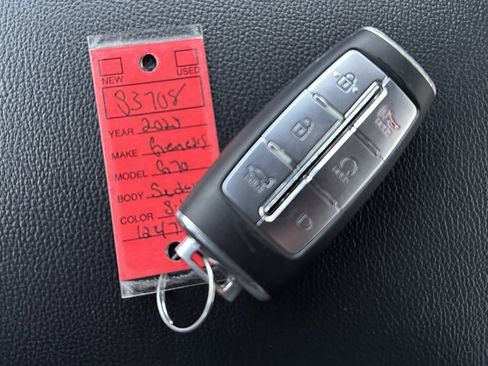 Used 2023 Genesis G70 2.0T image 34