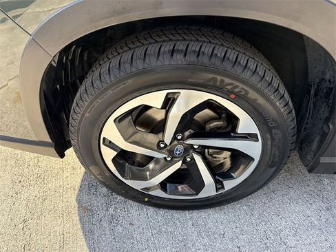 Used 2024 Subaru Forester Touring w/ Pop Package 2 image 10