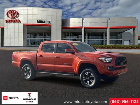 Used 2018 Toyota Tacoma TRD Sport image 1