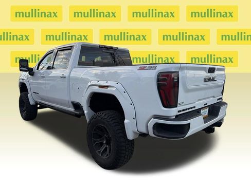 Used 2025 GMC Sierra 2500 AT4 w/ AT4 Premium Plus Package AWD/4WD image 8