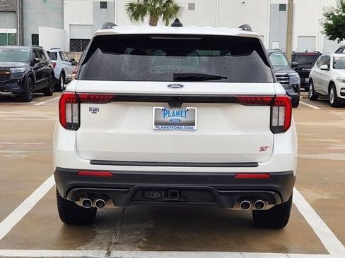 Certified 2025 Ford Explorer ST AWD/4WD image 6