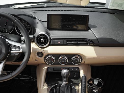 Used 2025 MAZDA MX-5 Miata Grand Touring image 32