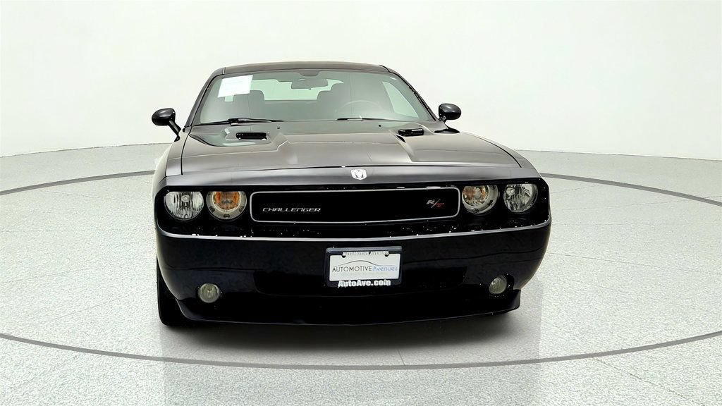 Used 2010 Dodge Challenger R/T RWD image 2