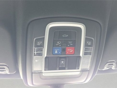 Used 2019 RAM 1500 Laramie image 19