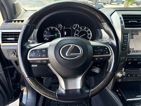 Used 2020 Lexus GX 460 Premium w/ Premium Package AWD/4WD image 16