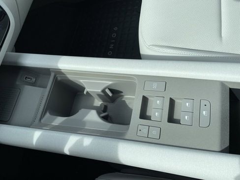 New 2024 Hyundai Ioniq 6 Limited image 18