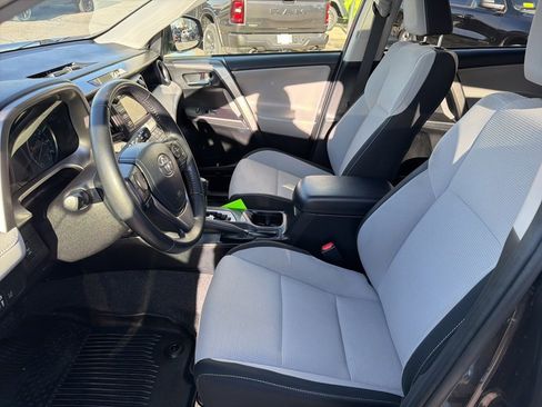 Used 2018 Toyota RAV4 XLE image 4