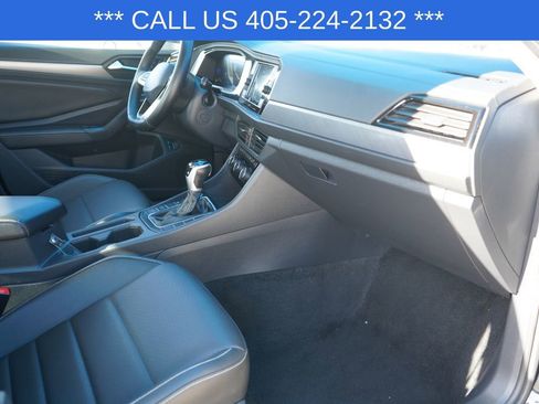 Used 2024 Volkswagen Jetta SE image 23