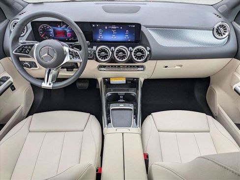 Used 2026 Mercedes-Benz GLA 250 4MATIC image 14