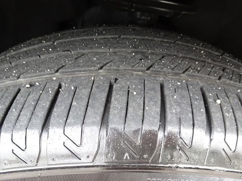 Used 2021 Ford Explorer XLT w/ Equipment Group 202A image 41