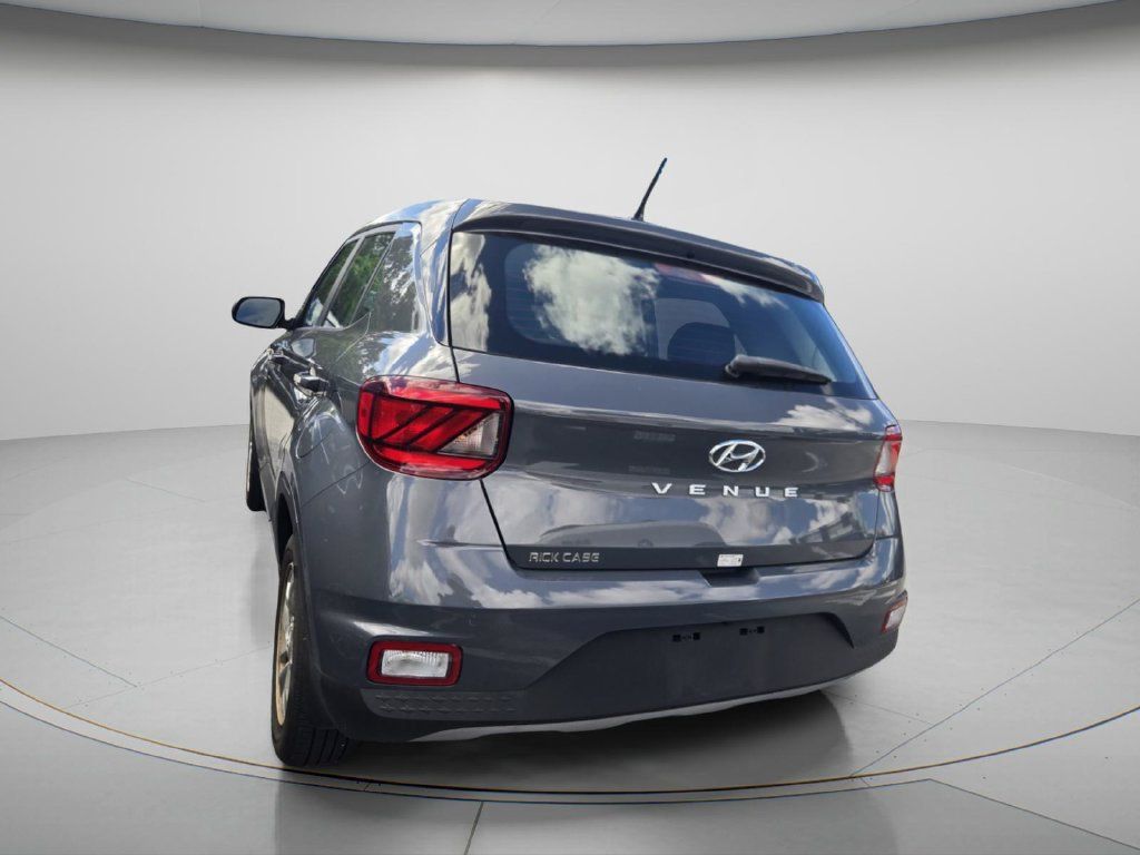Used 2025 Hyundai Venue SE FWD image 6
