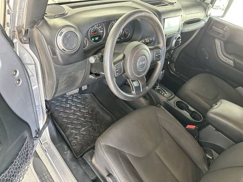 Used 2017 Jeep Wrangler Sport AWD/4WD image 13