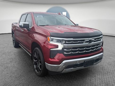 Used 2025 Chevrolet Silverado 1500 LTZ w/ Technology Package AWD/4WD image 1
