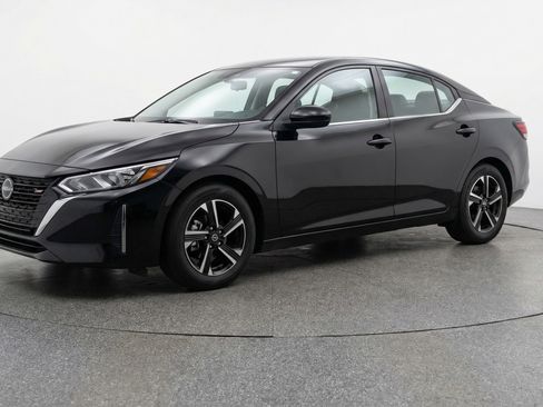 Used 2025 Nissan Sentra SV image 3