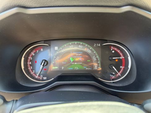 Used 2025 Toyota RAV4 XLE w/ Convenience Package FWD image 11