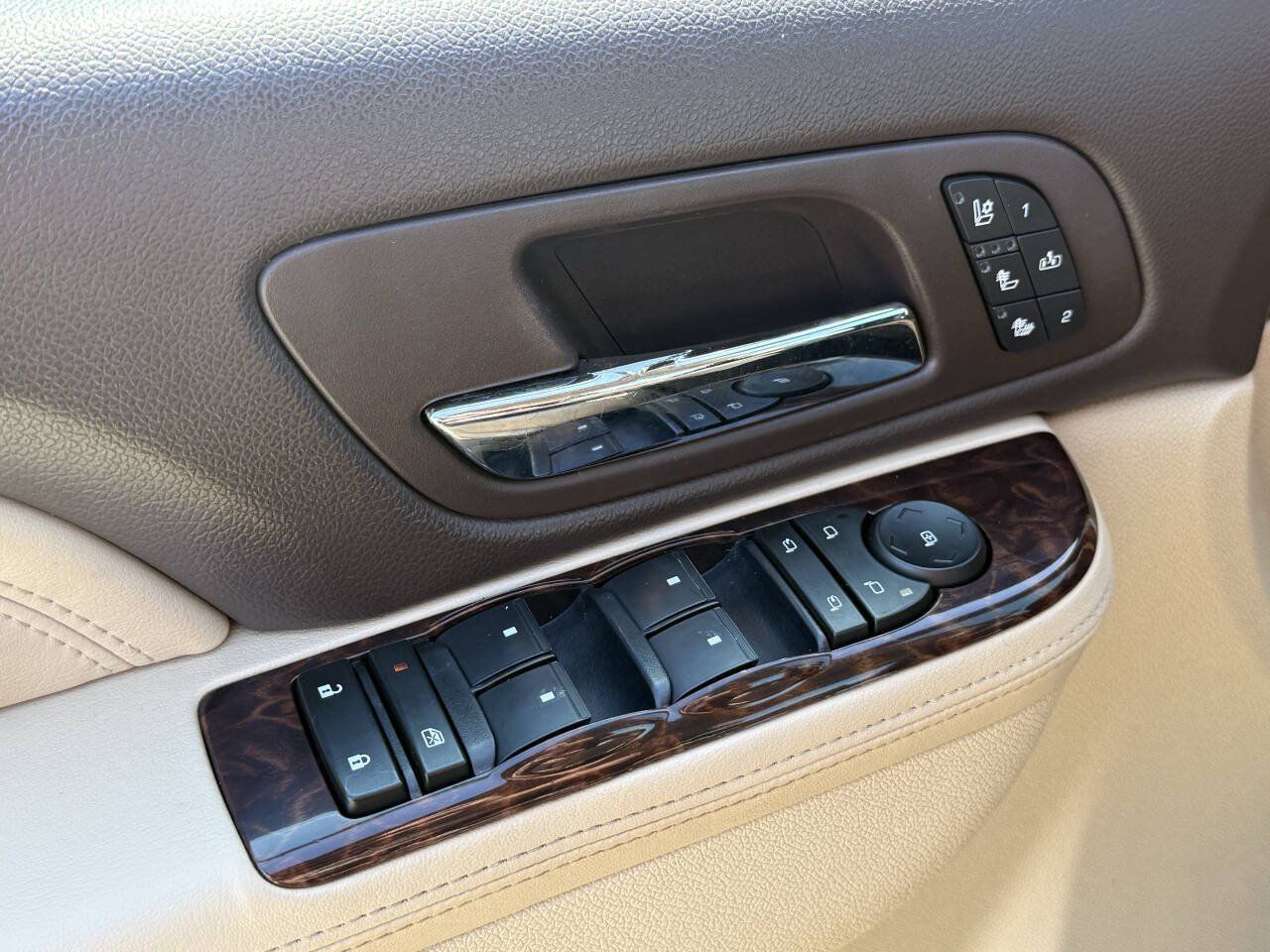 Used 2012 GMC Yukon Denali AWD/4WD image 34