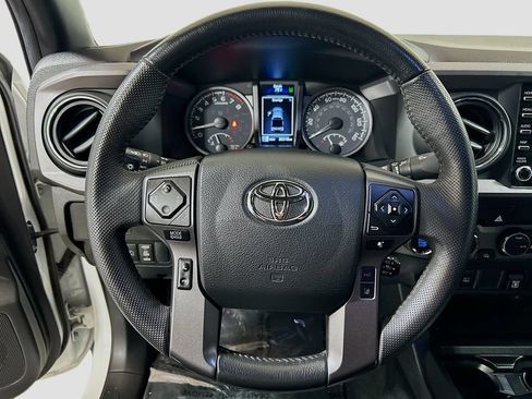 Used 2023 Toyota Tacoma TRD Off-Road AWD/4WD image 9