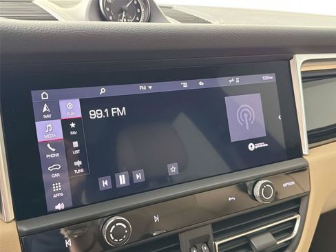 Certified 2023 Porsche Macan S AWD/4WD image 21