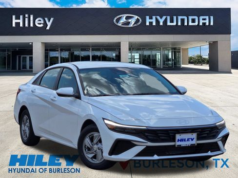 New 2026 Hyundai Elantra SE FWD image 1