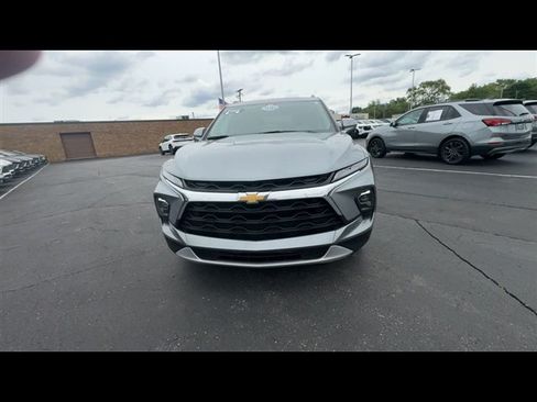 Certified 2024 Chevrolet Blazer LT w/ Convenience Package FWD image 3