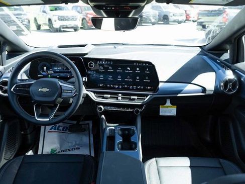 New 2026 Chevrolet Equinox EV LT w/ Convenience Package II image 16