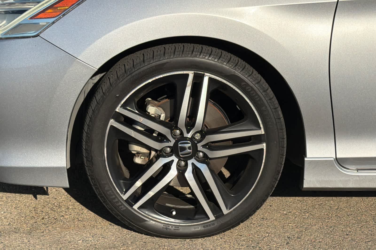 Used 2017 Honda Accord Touring image 13