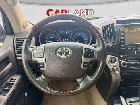 Used 2011 Toyota Land Cruiser w/ Upgrade Pkg AWD/4WD image 26