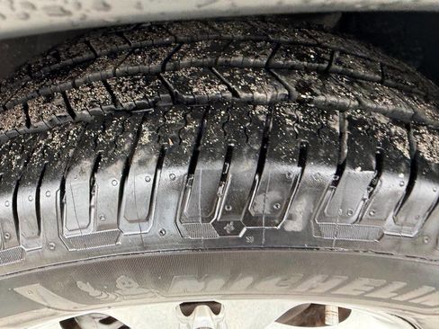 Used 2011 INFINITI FX35 Base AWD 4dr SUV w/ Premium Pkg image 13