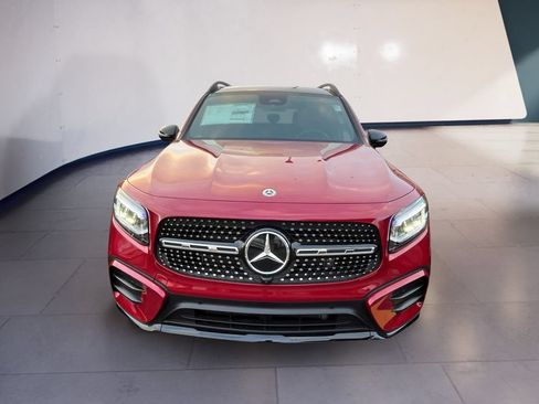 Used 2026 Mercedes-Benz GLB 250 4MATIC image 5