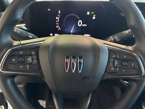 Used 2025 Buick Envista Sport Touring image 27