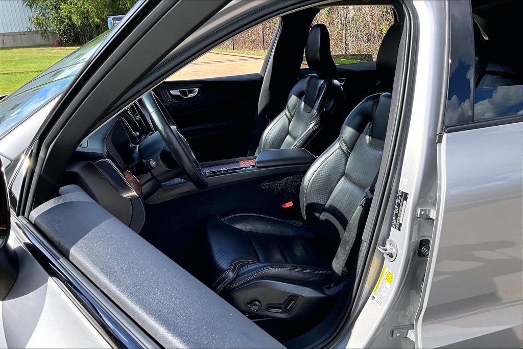 Used 2023 Volvo XC60 B5 Ultimate w/ Climate Package AWD/4WD image 31