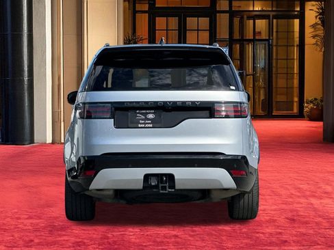 Used 2024 Land Rover Discovery Dynamic SE image 11