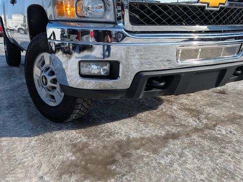 Used 2011 Chevrolet Silverado 2500 LT image 2