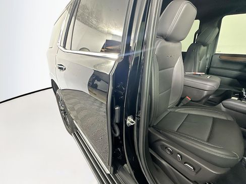 Used 2026 GMC Yukon Denali w/ Sun & Power Step Package AWD/4WD image 28