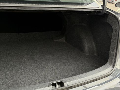 Used 2025 Toyota Corolla LE image 12