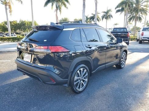 Certified 2023 Toyota Corolla Cross XLE image 4