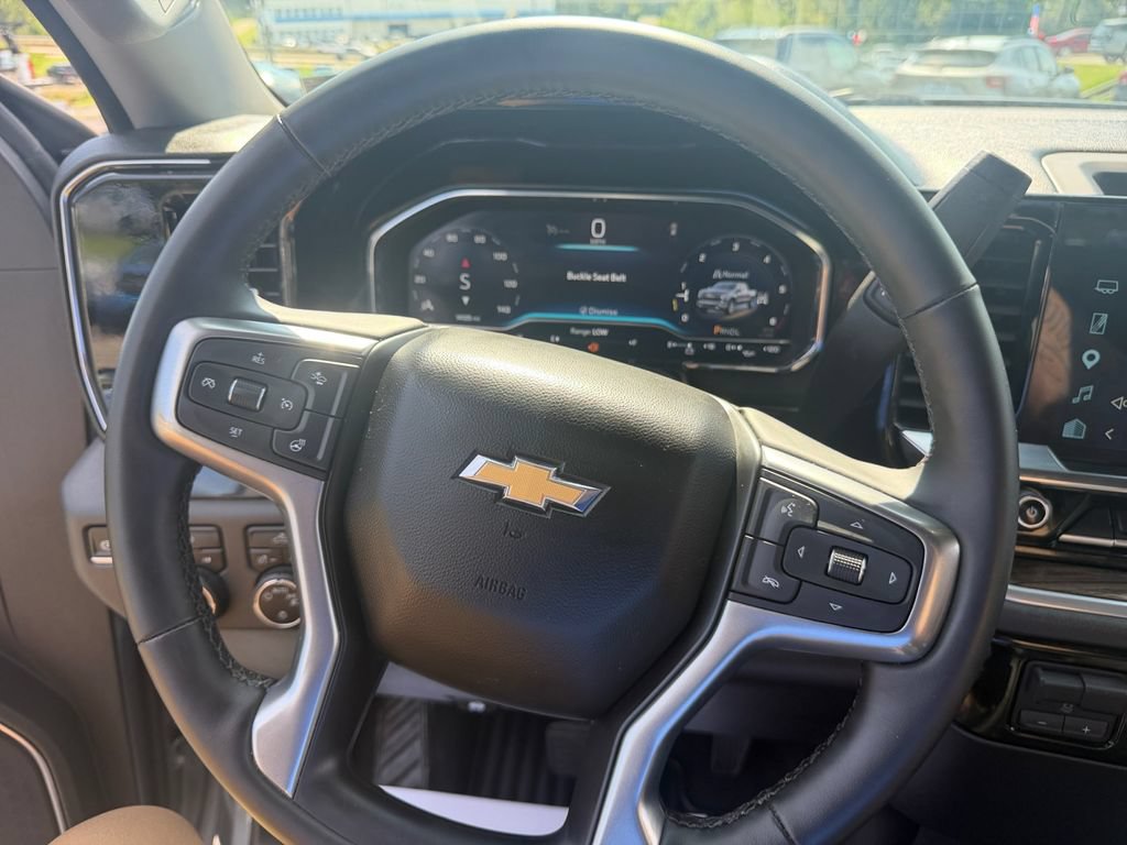 Certified 2025 Chevrolet Silverado 1500 LT AWD/4WD image 15