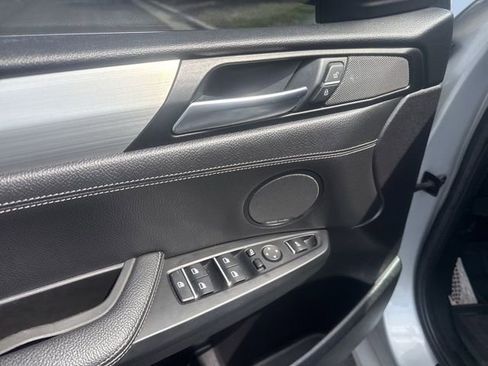 Used 2018 BMW X4 M40i image 9