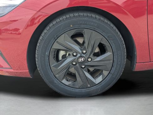 Used 2023 Hyundai Elantra SEL FWD image 28