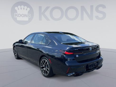 Used 2024 BMW 760i xDrive w/ Premium Package 2 AWD/4WD image 4