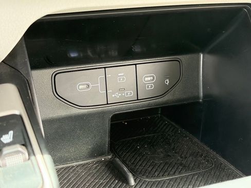 Used 2025 Kia Sorento S w/ Panoramic Sunroof Package FWD image 10