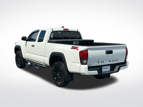 Used 2022 Toyota Tacoma SR w/ SX Package RWD image 5